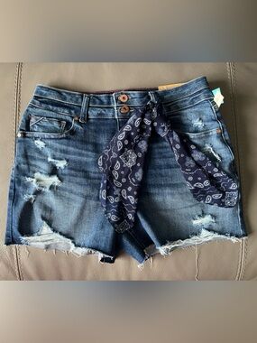 NWT! Maurice’s Edgely 3.5” shortie high rise